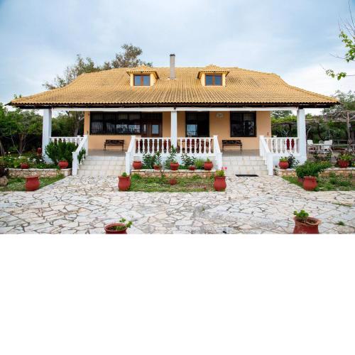 Antique Vacation Residence