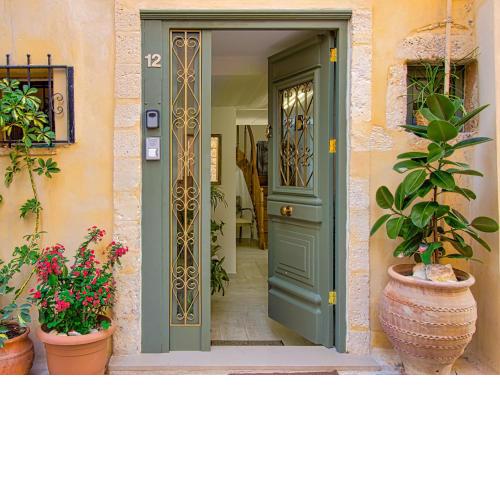Antonia Traditional Estate