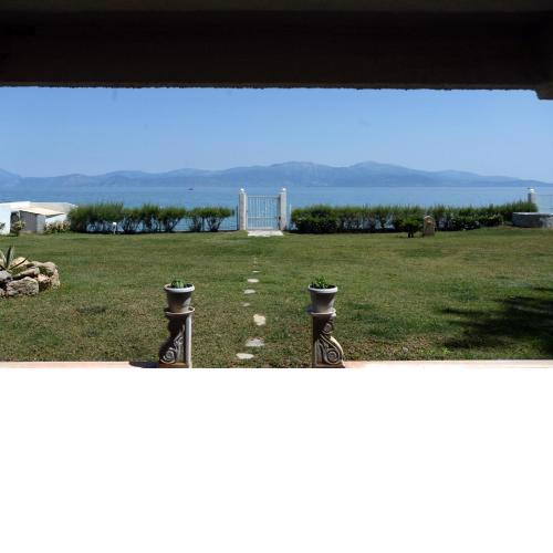 Antorina Grande beachfront house