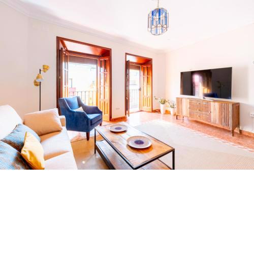 AoA Green Gardens Family House