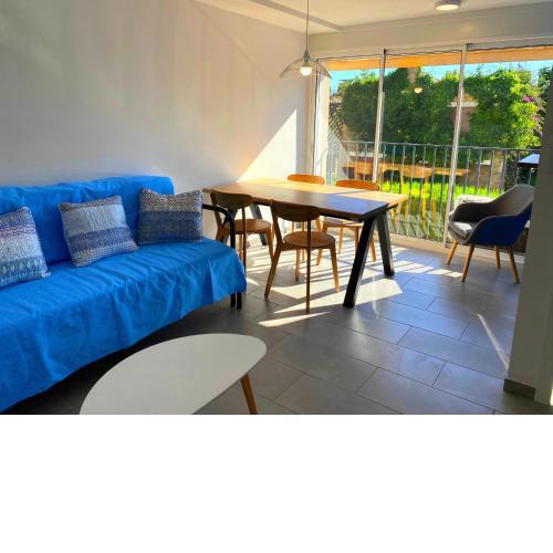Apartament modern per parelles, piscina i Wi Fi