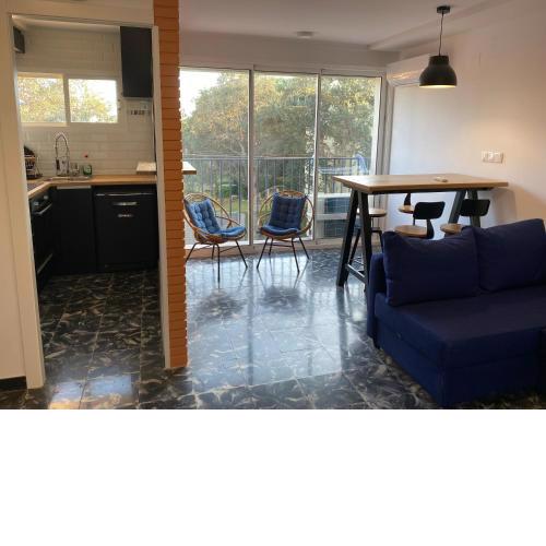 Apartament per parelles reformat amb piscina