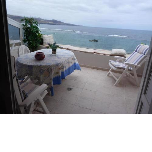 APARTAMENTO 1º LINEA EN LAS CANTERAS