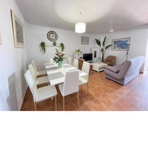 Apartamento 3 Dormitorios Frente al Mar Garrucha