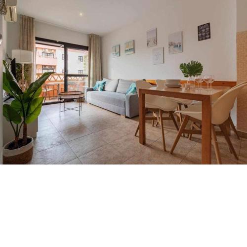 Apartamento 303 junto a la playa piscina y parking