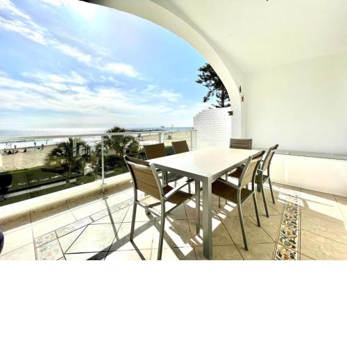 Apartamento 3A con FreeWifi y estupenda vista a Mar en Playa Las Burras