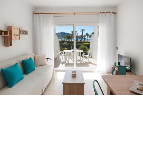 Apartamento a pie de playa, climatizado y parking