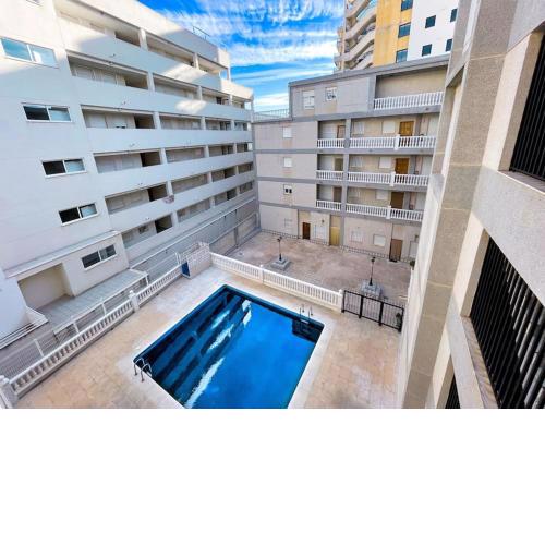 Apartamento Alamar REF. 037