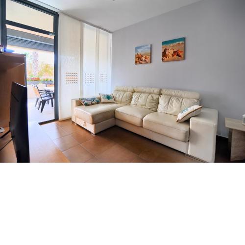 APARTAMENTO AMPLIO. VISTAS A LA PLAYA