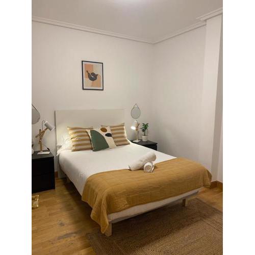 Apartamento Amplio y Central a pie de Playa la Concha