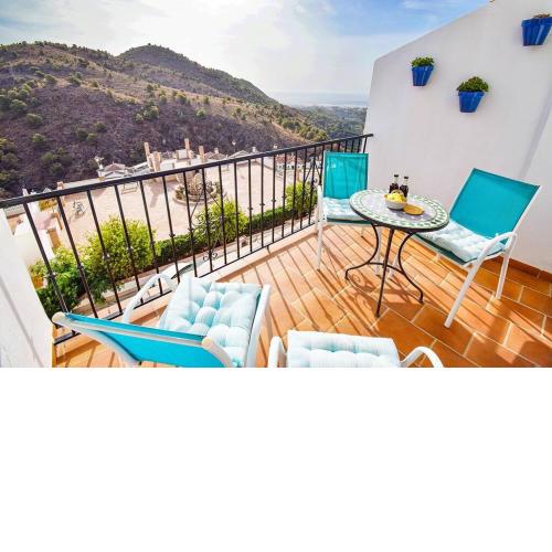 Apartamento Balcon de Frigiliana, Modern 2 bedroom apartment with pool and private parking HansOnHoliday Rentals