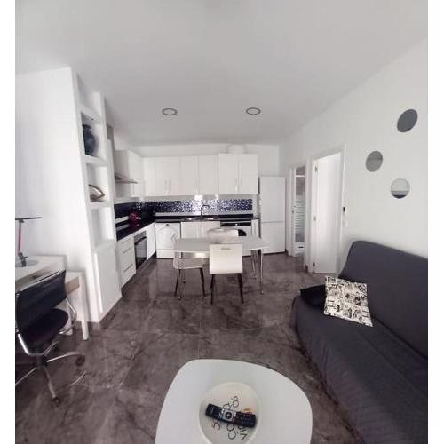 Apartamento cerca del puerto y del paseo