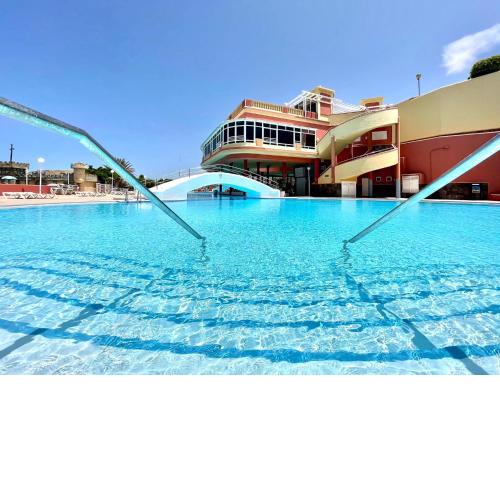 Apartamento con estupenda piscina, Wifi en Tenerife Sur