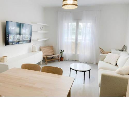 Apartamento con Parking a 50m de la playa