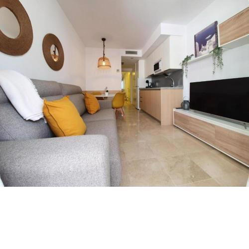 Apartamento con parking con piscina junto a la playa