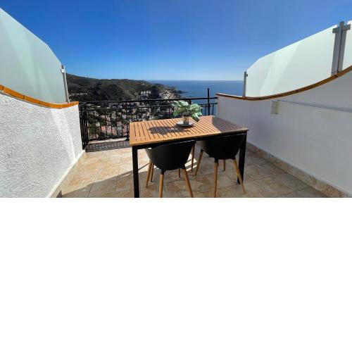 Apartamento con parking,piscina y vistas al mar