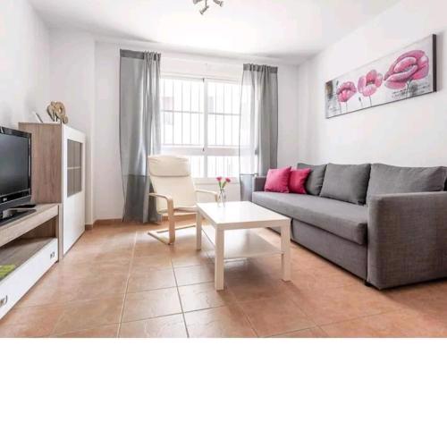 Apartamento con patio y piscina cerca de Sevilla