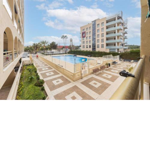 Apartamento con piscina a 250m de la playa