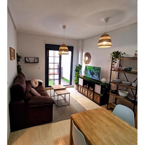 Apartamento con Piscina Terraza y Parking