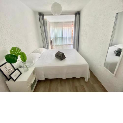 Apartamento con piscina y garaje, Playa a 10 min