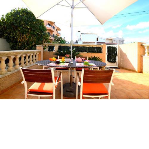 Apartamento con terraza cerca del mar