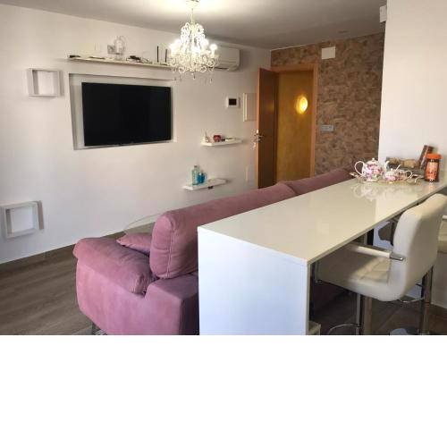 Apartamento con terraza cerca del Paseo Marítimo