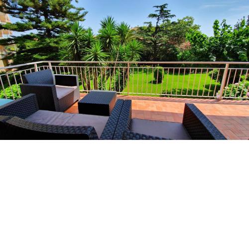APARTAMENTO CON TERRAZA EN CENTRO A 300m PLAYA 6PAX - WI-FI y AACC