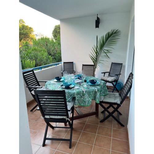 Apartamento con terraza, garaje y piscina a 350m playa