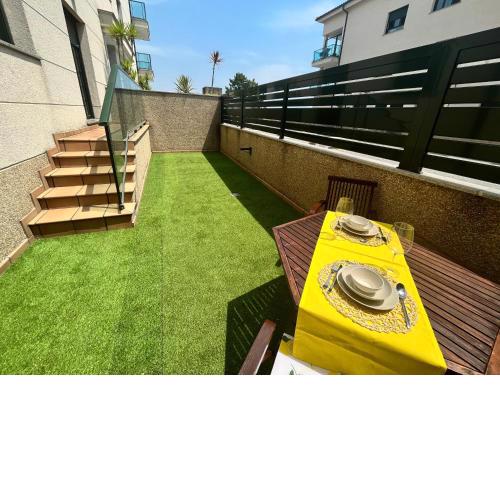 Apartamento con terraza y acceso a la playa