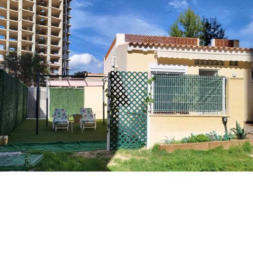 Apartamento con terreno privado - a 800m de Playa Poniente