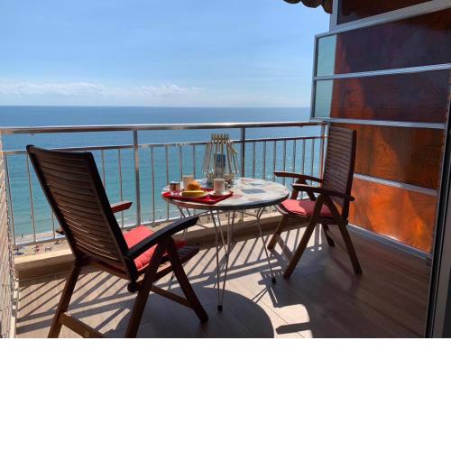 Apartamento con vistas al mar primera linea de playa del Postiguet