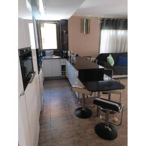 APARTAMENTO CON WIFI Y PISCINA EN BLANES FRENTE A LA PLAYA - Costa Brava
