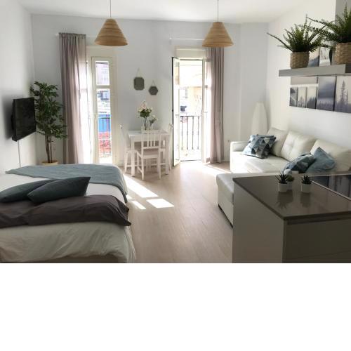 Apartamento de estreno a 3 minutos de calle Larios New apartment 3 minutes from Larios Street