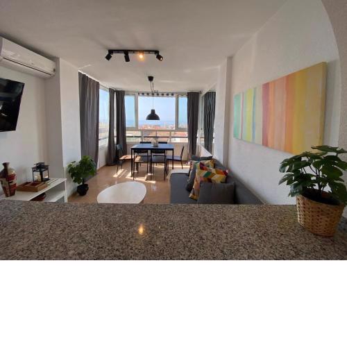 Apartamento DIORAMA D con impresionante vista, piscina y parking