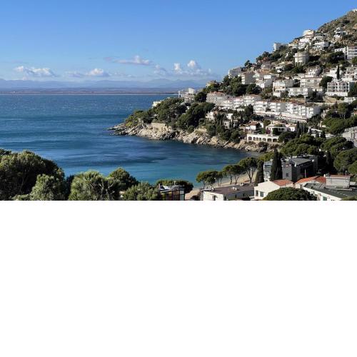 Apartamento en Canyelles playa con vistas al mar