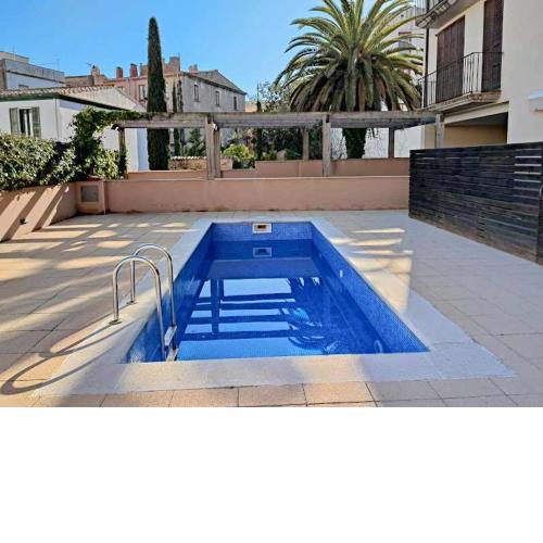 Apartamento en Centro de Tossa de Mar con parking y piscina