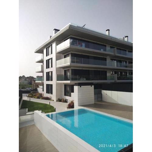 Apartamento en Edificio Nuevo con Piscina