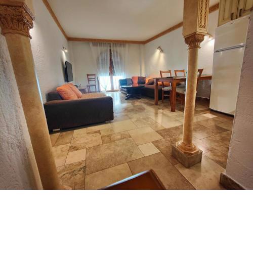 APARTAMENTO EN EL CENTRO a DOS MINUTOS DE LA PLAYA