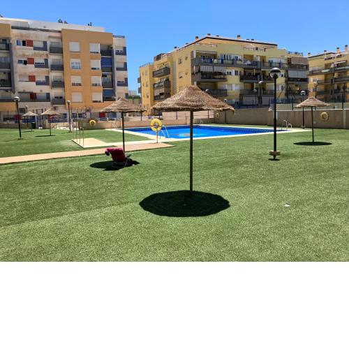 APARTAMENTO EN FUENGIROLA CON PISCINA Y PARKING
