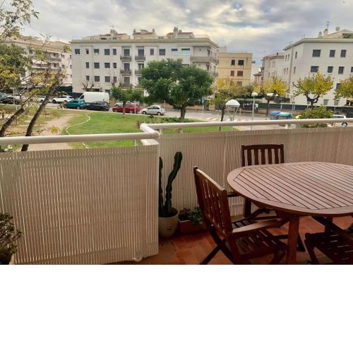 APARTAMENTO EN LA PLAYA DE VILANOVA by hlclub HUTB-58844 RIBA