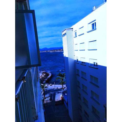 Apartamento en primera línea de playa. Salou