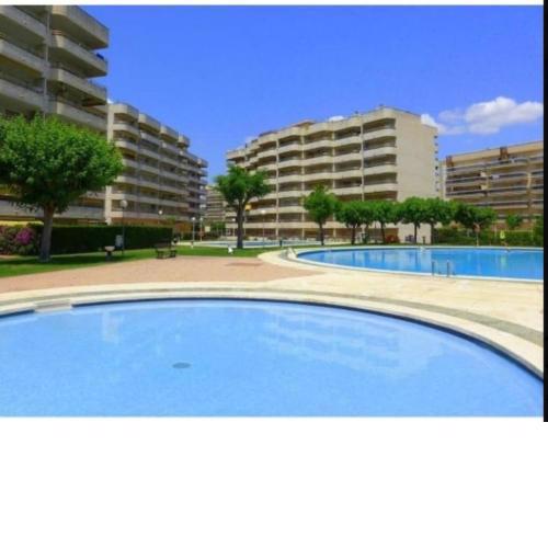 Apartamento en Salou con 3 piscinas junto a Port Aventura