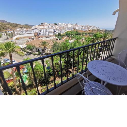 Apartamento en urbanización el Mirador de Frigiliana en el centro del pueblo con las mejores vistas