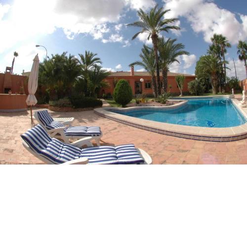 Apartamento Esclusivo con Piscina e Giardino