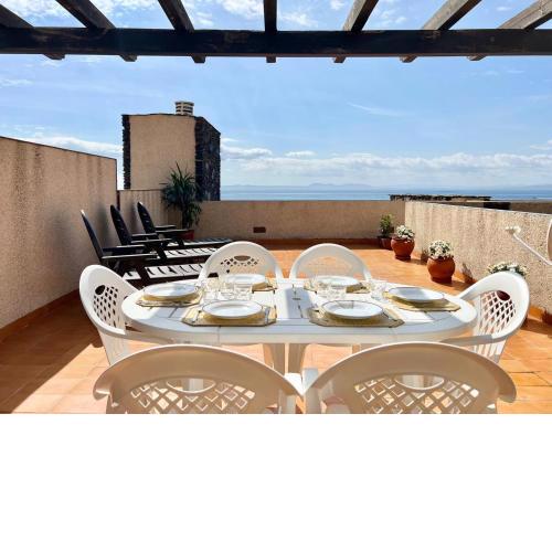 Apartamento frente al mar con piscina