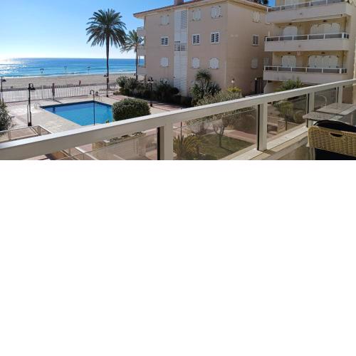 APARTAMENTO FRENTE AL MAR