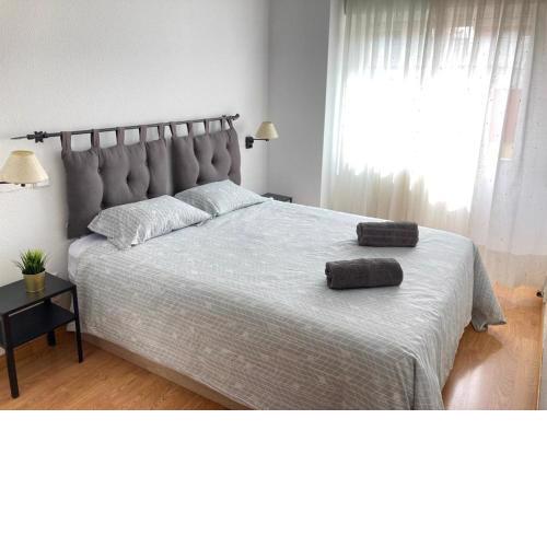 Apartamento grande, 2 dormitorios, garaje gratis