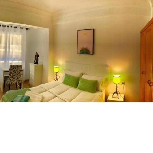 APARTAMENTO JUNTO A LA PLAYA DE GROS ESS02373