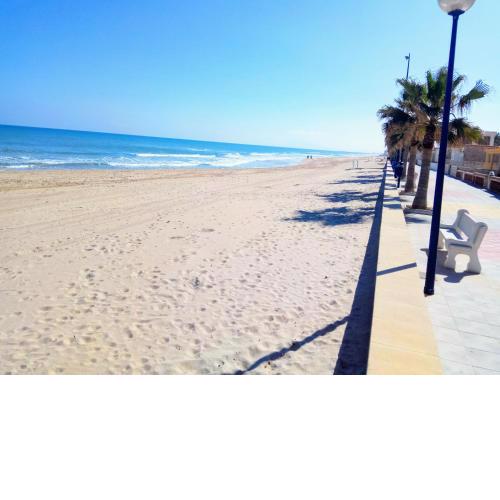 APARTAMENTO JUNTO A PLAYA CON PISCINA