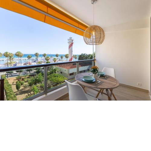 Apartamento junto al Faro .Marbella centro.Vistas mar y el puerto.